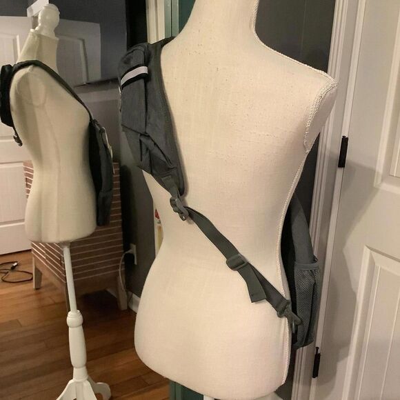 Stylish Waterfly Sling Backpack - Versatile Gray Design - Picture 5 of 5